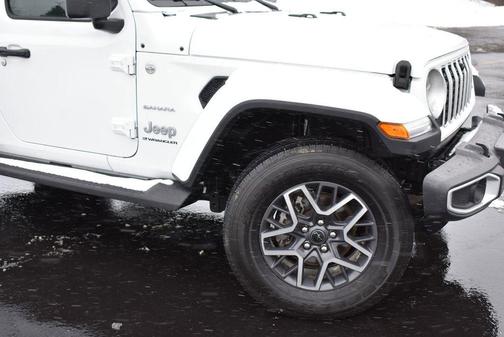 2024 Jeep Wrangler 4-Door Sahara 4x4
