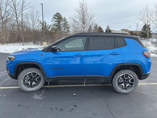 2025 Jeep Compass Trailhawk