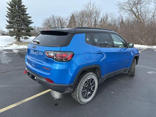 2025 Jeep Compass Trailhawk