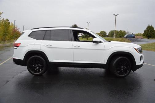 2024 Volkswagen Atlas 2.0T SE w/Technology 4MOTION
