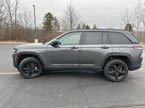 2024 Jeep Grand Cherokee Altitude