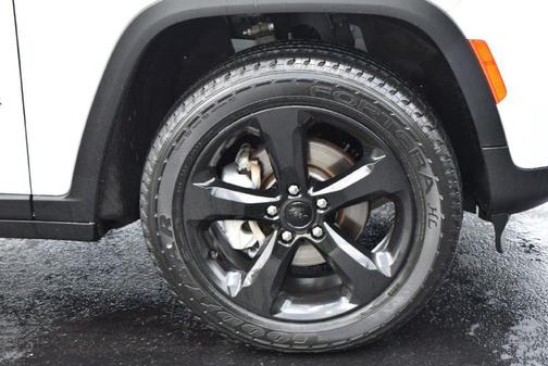 Bright White Clearcoat 2023 Jeep Grand Cherokee Limited