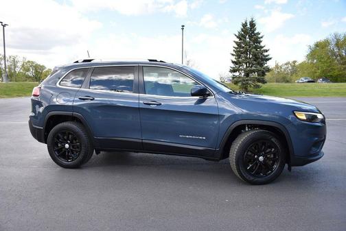 Blue Shade Pearlcoat 2019 Jeep Cherokee Latitude Plus