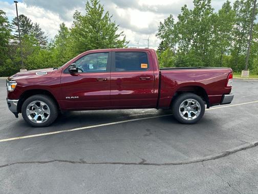 Delmonico Red Pearlcoat 2022 RAM 1500 Big Horn/Lone Star