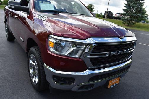 Delmonico Red Pearlcoat 2022 RAM 1500 Big Horn/Lone Star