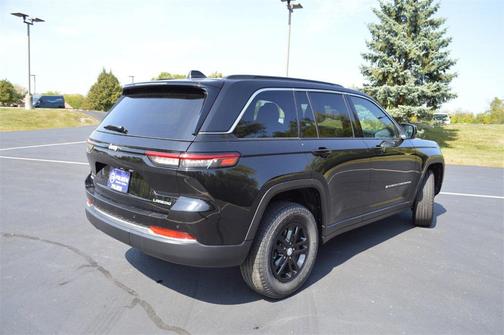 2025 Jeep Grand Cherokee Laredo
