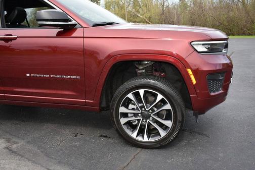 Velvet Red Pearlcoat 2022 Jeep Grand Cherokee L Overland