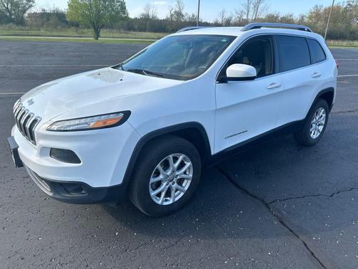 Bright White Clearcoat 2014 Jeep Cherokee Latitude