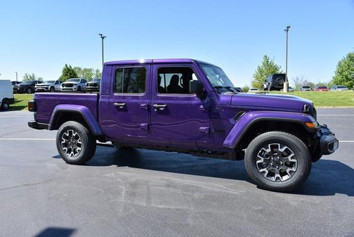Reign 2026 Jeep Gladiator Sahara 4x4