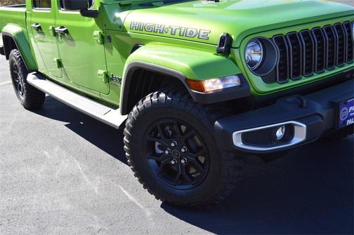 2025 Jeep Gladiator High Tide