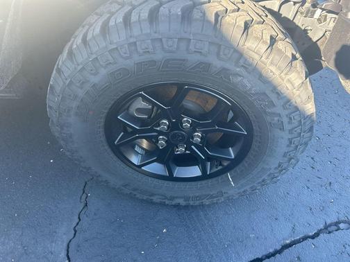 Silver Zynith Clearcoat 2024 Jeep Wrangler Willys