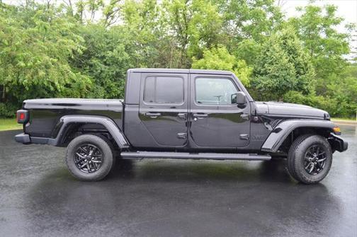 2022 Jeep Gladiator Sport S