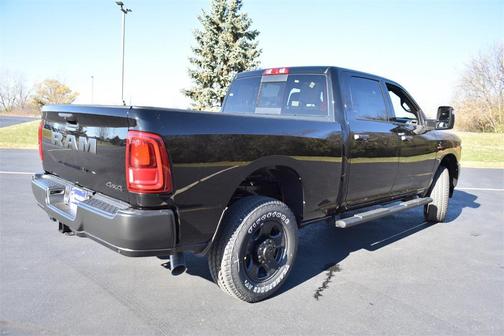 2026 RAM 2500 Tradesman Crew Cab 4x4 6'4' Box