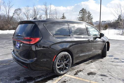 2026 Chrysler Pacifica L