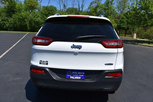 Bright White Clearcoat 2016 Jeep Cherokee Latitude