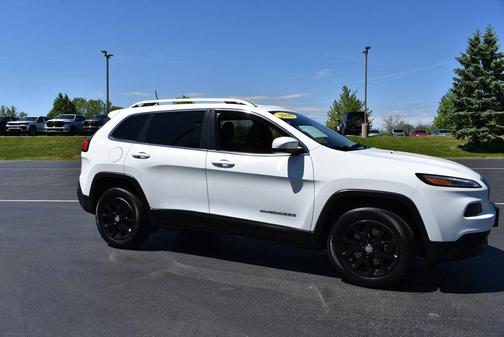 Bright White Clearcoat 2016 Jeep Cherokee Latitude