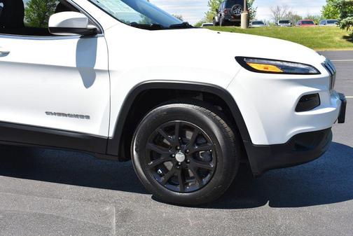 Bright White Clearcoat 2016 Jeep Cherokee Latitude