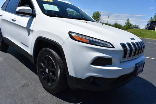Bright White Clearcoat 2016 Jeep Cherokee Latitude