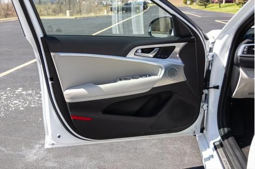 2022 Genesis G70 2.0T AWD
