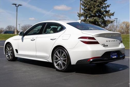 2022 Genesis G70 2.0T AWD