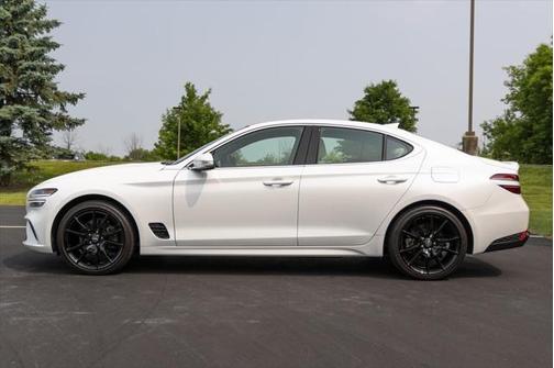 2022 Genesis G70 2.0T AWD