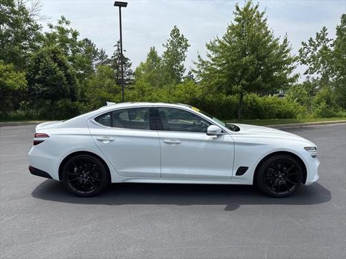 2022 Genesis G70 2.0T AWD