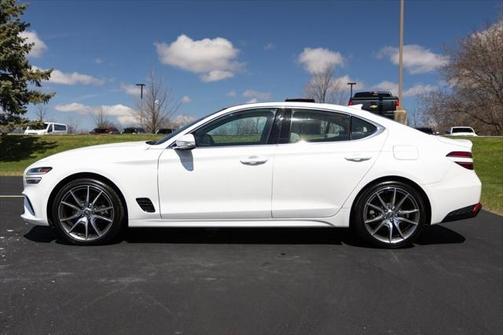 2022 Genesis G70 2.0T AWD