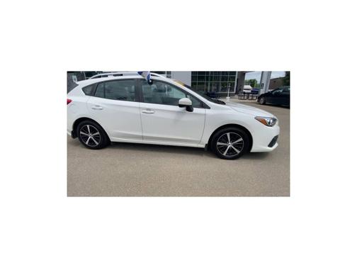 Crystal White Pearl 2022 Subaru Impreza Premium