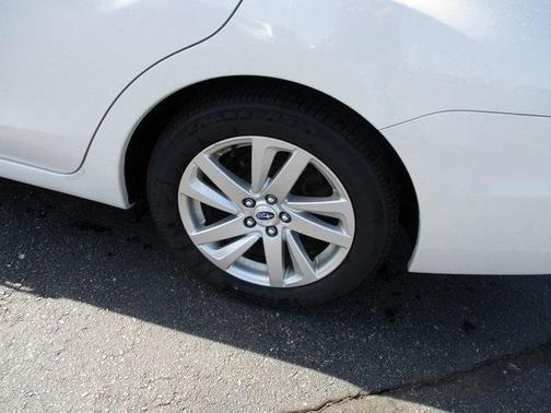 Photo 5 of 9 of 2015 Subaru Impreza 2.0i Premium