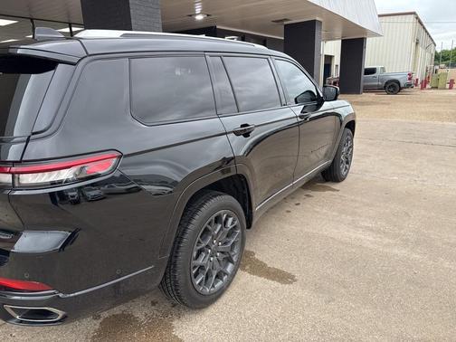 2023 Jeep Grand Cherokee L Summit