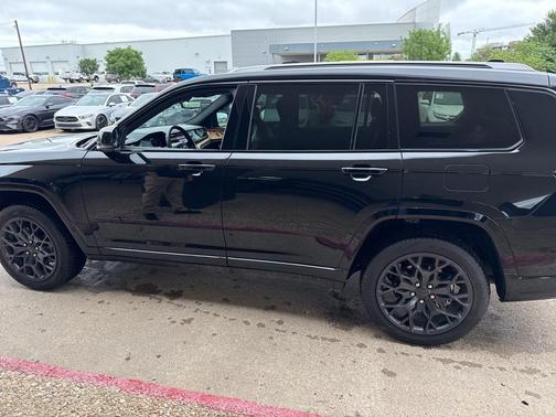 2023 Jeep Grand Cherokee L Summit