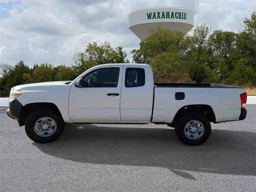 2016 Toyota Tacoma SR