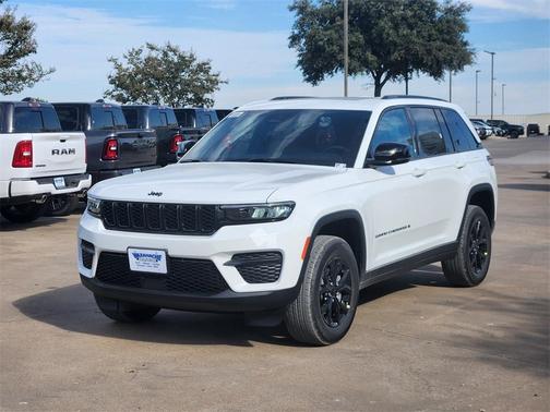 2025 Jeep Grand Cherokee Laredo