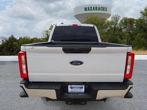 Oxford White 2024 Ford F-250 XLT