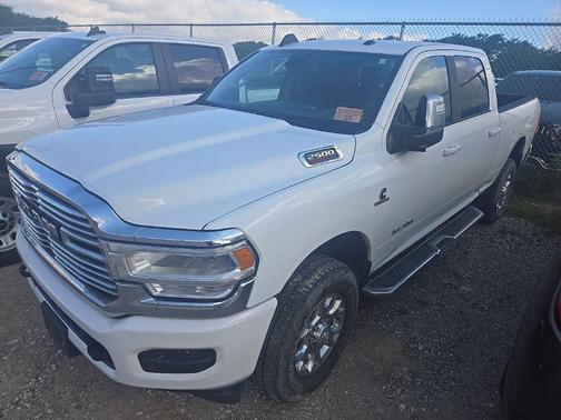 Bright White Clearcoat 2024 RAM 2500 Laramie