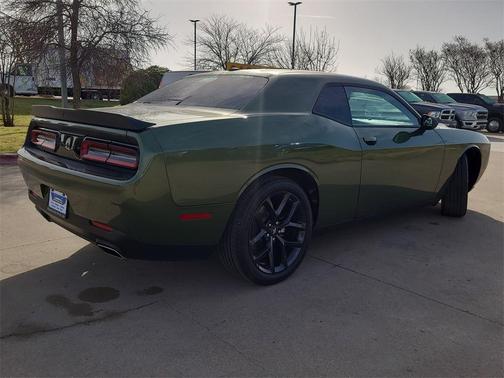 2022 Dodge Challenger SXT
