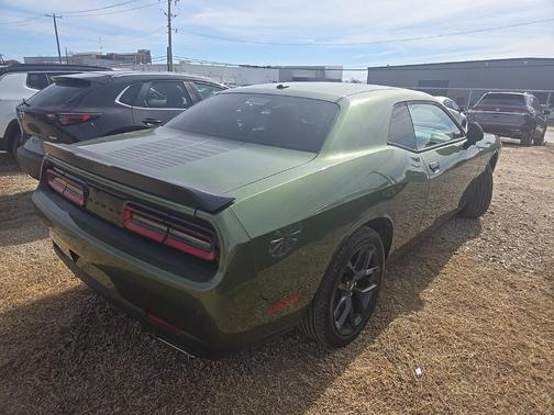2022 Dodge Challenger SXT