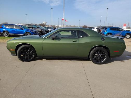 2022 Dodge Challenger SXT
