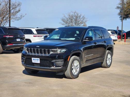2026 Jeep Grand Cherokee Laredo