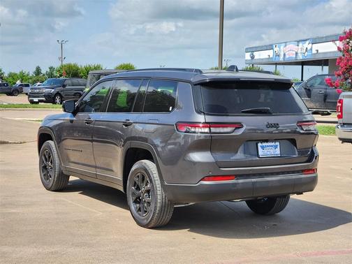 2025 Jeep Grand Cherokee L Laredo