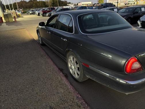 2004 Jaguar XJ8 