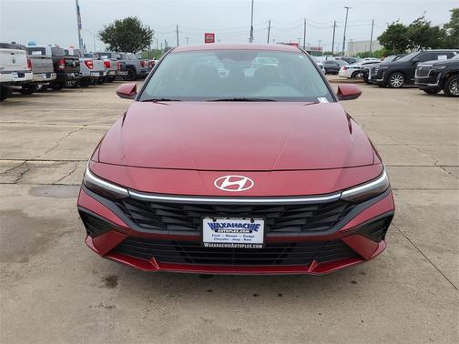 2024 Hyundai ELANTRA SE