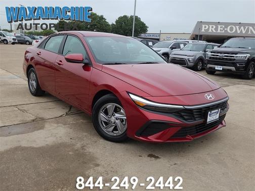 2024 Hyundai ELANTRA SE