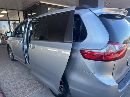 2020 Toyota Sienna 