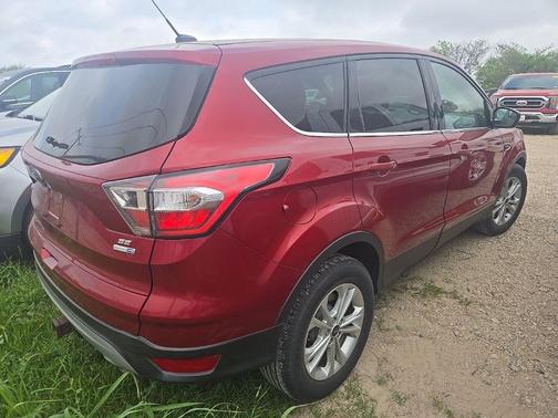 Ruby Red Metallic 2017 Ford Escape SE
