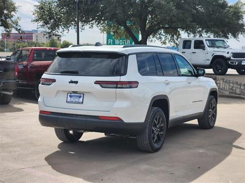 2025 Jeep Grand Cherokee L Laredo