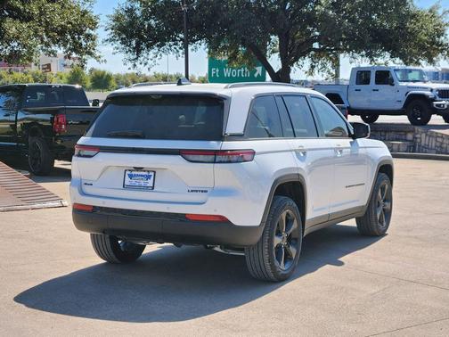Bright White Clearcoat 2025 Jeep Grand Cherokee Limited