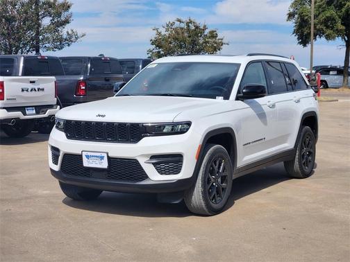 2025 Jeep Grand Cherokee Laredo