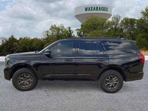 Black Metallic 2025 Ford Expedition Tremor