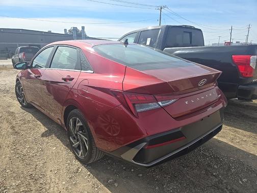 2025 Hyundai ELANTRA Limited